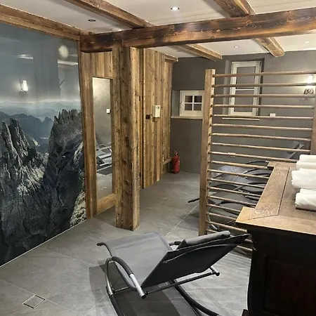Cozy With Sauna Near Ski Lifts - What'app - 0034-635-520-036 - For Reservations!!